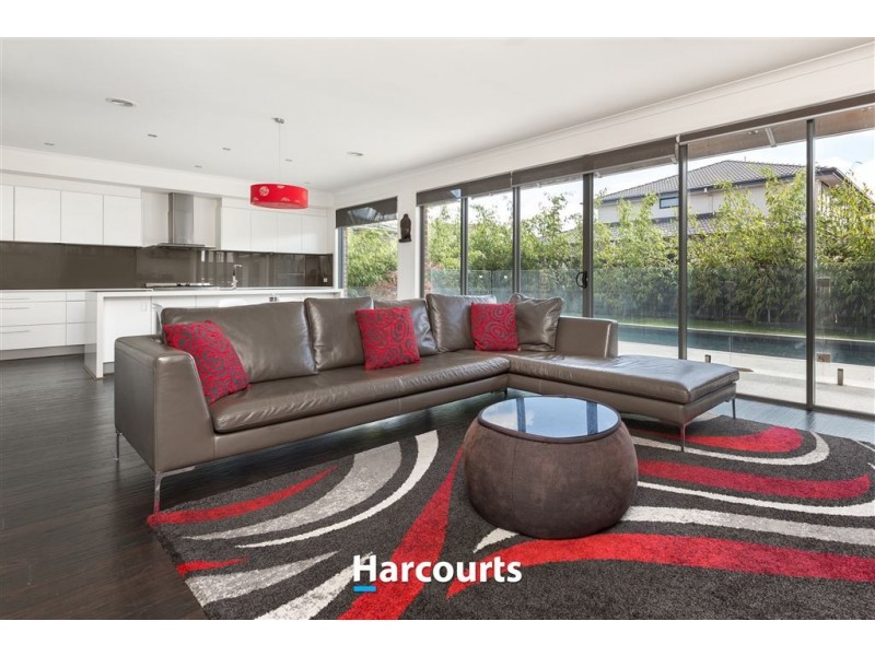 9 Serene Way, Clyde North VIC 3978