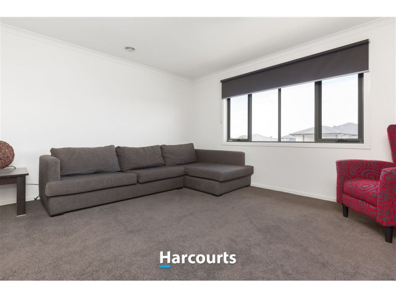 9 Serene Way, Clyde North VIC 3978