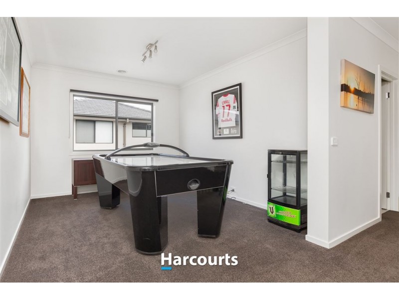 9 Serene Way, Clyde North VIC 3978