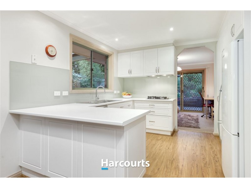 64 Lake View Drive, Narre Warren South VIC 3805