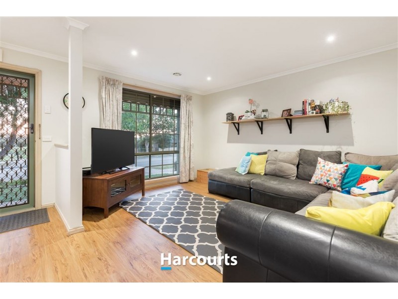 64 Lake View Drive, Narre Warren South VIC 3805