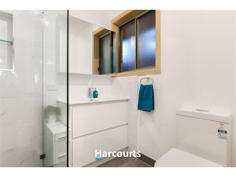 64 Lake View Drive, Narre Warren South VIC 3805