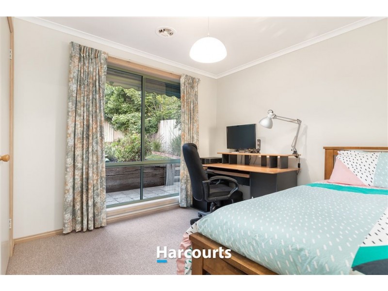 64 Lake View Drive, Narre Warren South VIC 3805