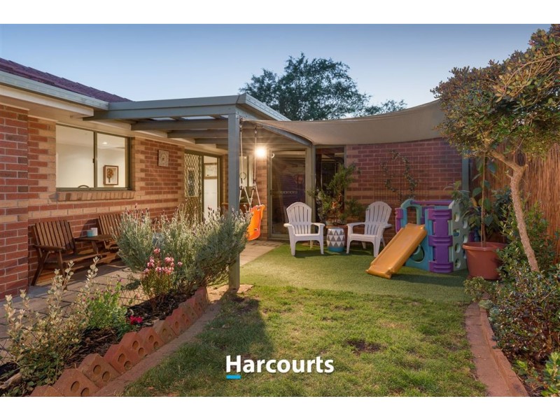 64 Lake View Drive, Narre Warren South VIC 3805