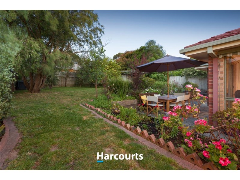 64 Lake View Drive, Narre Warren South VIC 3805