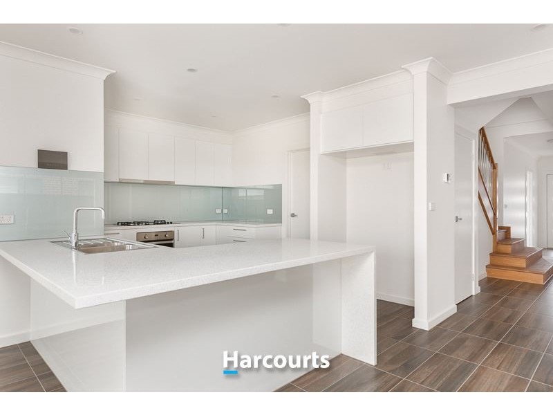 22 Hollingrove Avenue, Clyde North VIC 3978