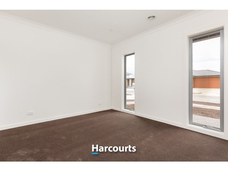 22 Hollingrove Avenue, Clyde North VIC 3978