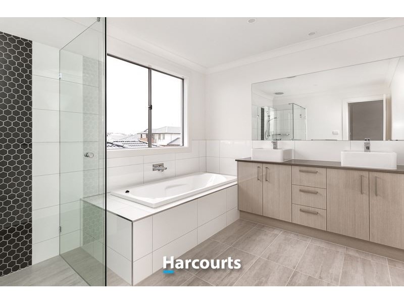 22 Hollingrove Avenue, Clyde North VIC 3978