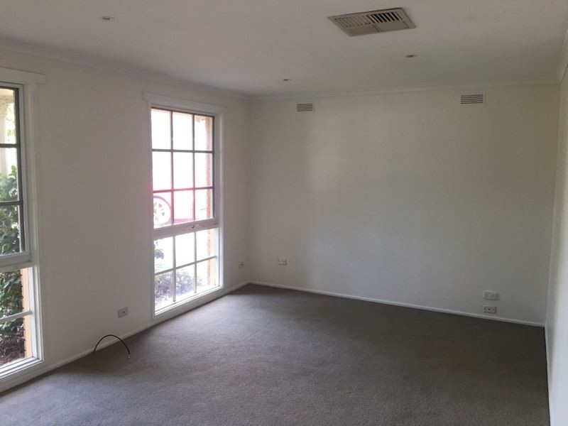 9 St James Court, Narre Warren VIC 3805