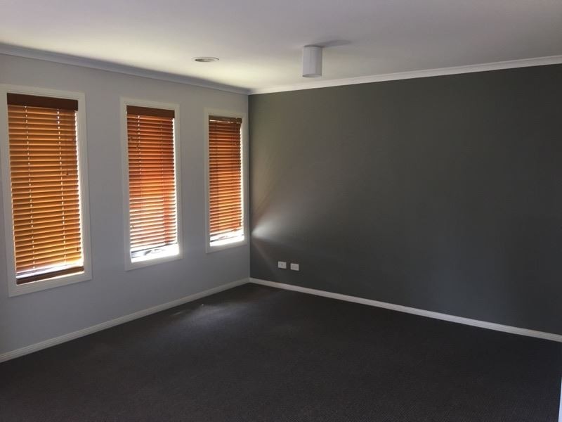 5 Eucumbene Drive, Berwick VIC 3806