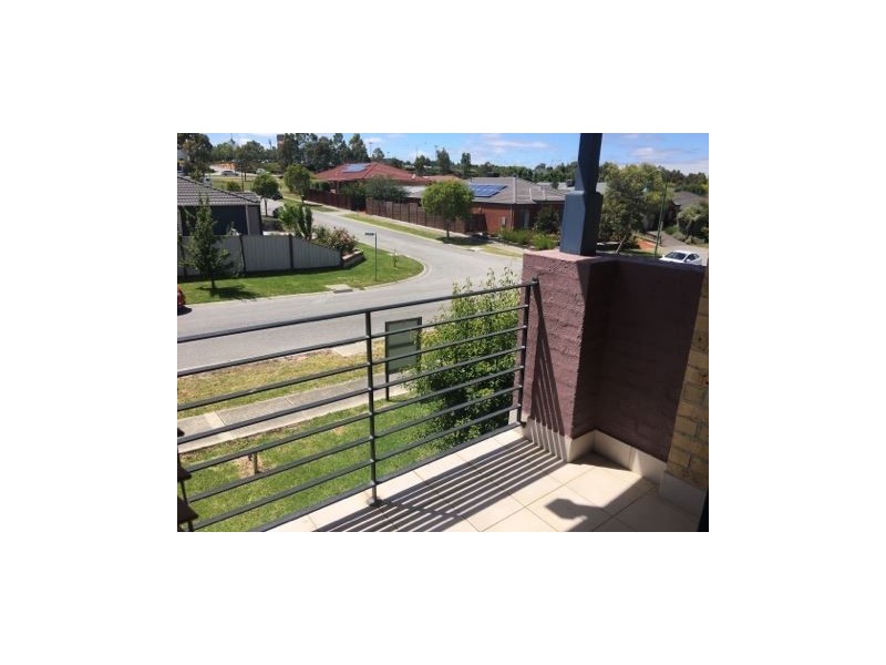 5 Eucumbene Drive, Berwick VIC 3806