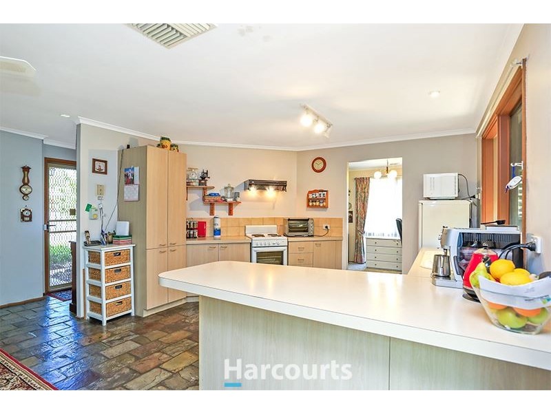 8 Pioneer Court, Berwick VIC 3806