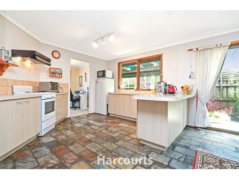 8 Pioneer Court, Berwick VIC 3806