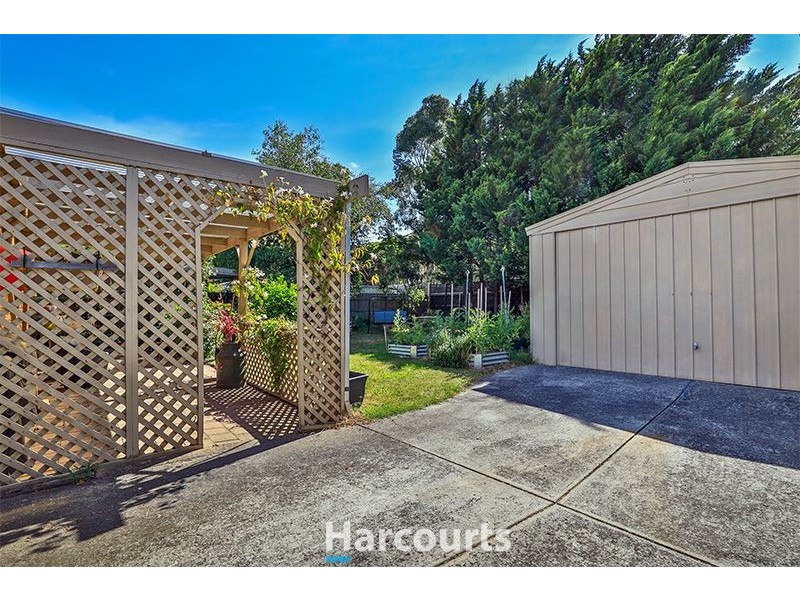 8 Pioneer Court, Berwick VIC 3806