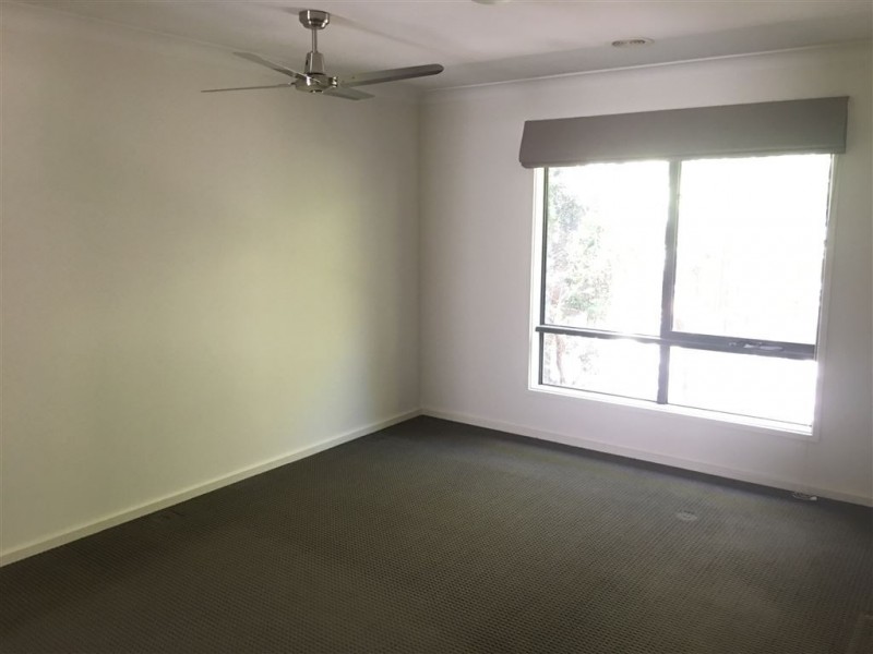 11 Whitehaven Street, Berwick VIC 3806