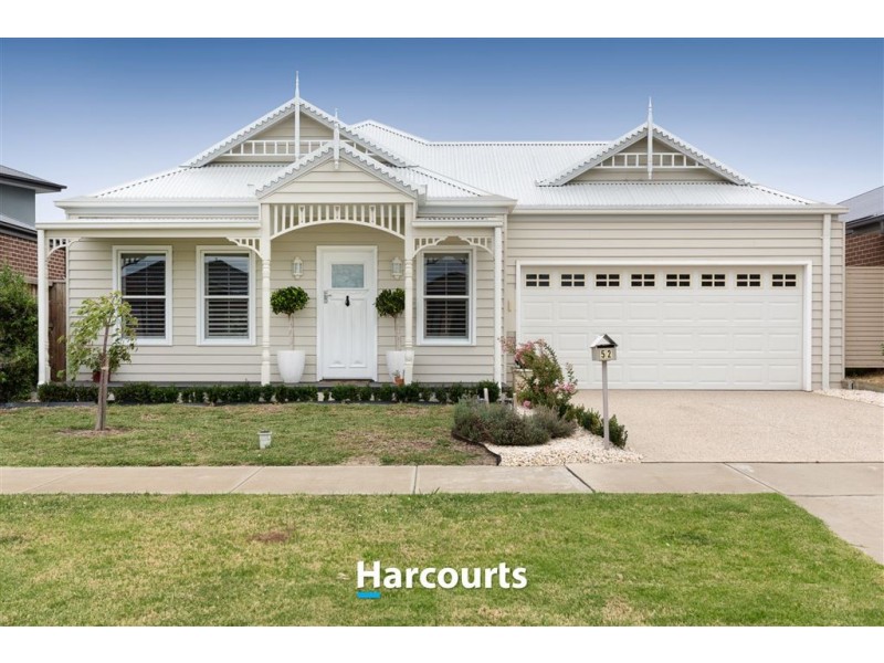 52 Riverstone Boulevard, Clyde North VIC 3978