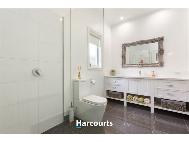 52 Riverstone Boulevard, Clyde North VIC 3978