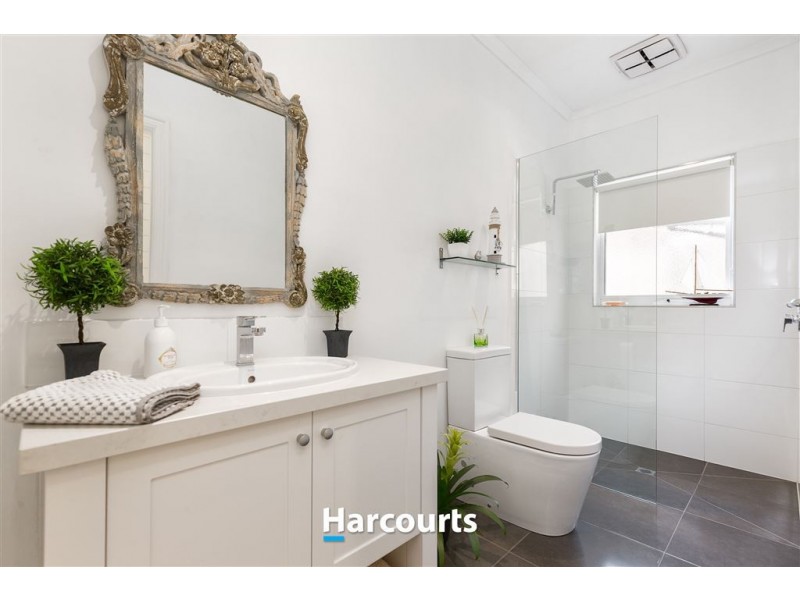 52 Riverstone Boulevard, Clyde North VIC 3978