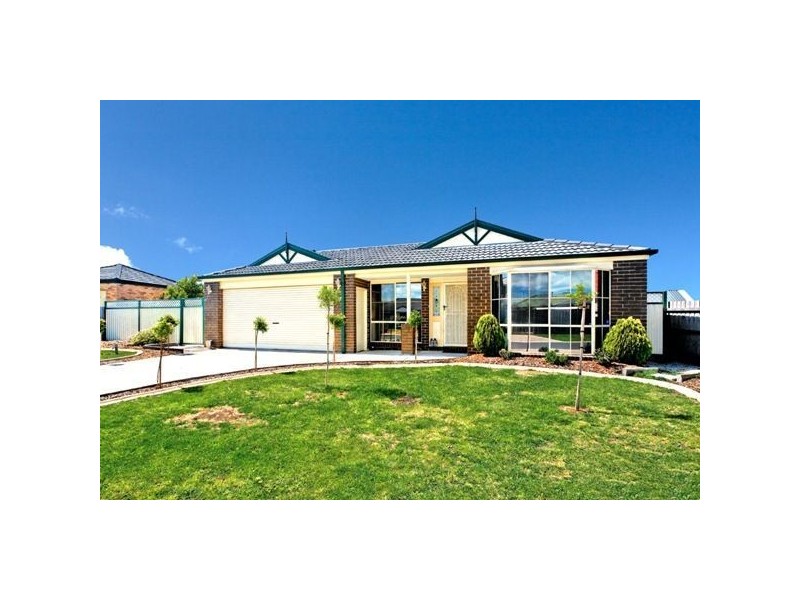 6 Jeune Grove, Berwick VIC 3806