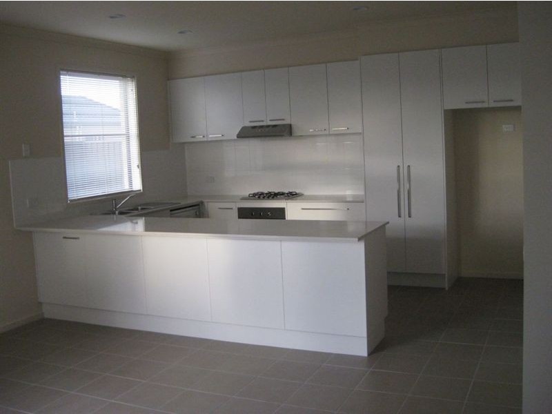 6 Harlesden Circuit, Pakenham VIC 3810