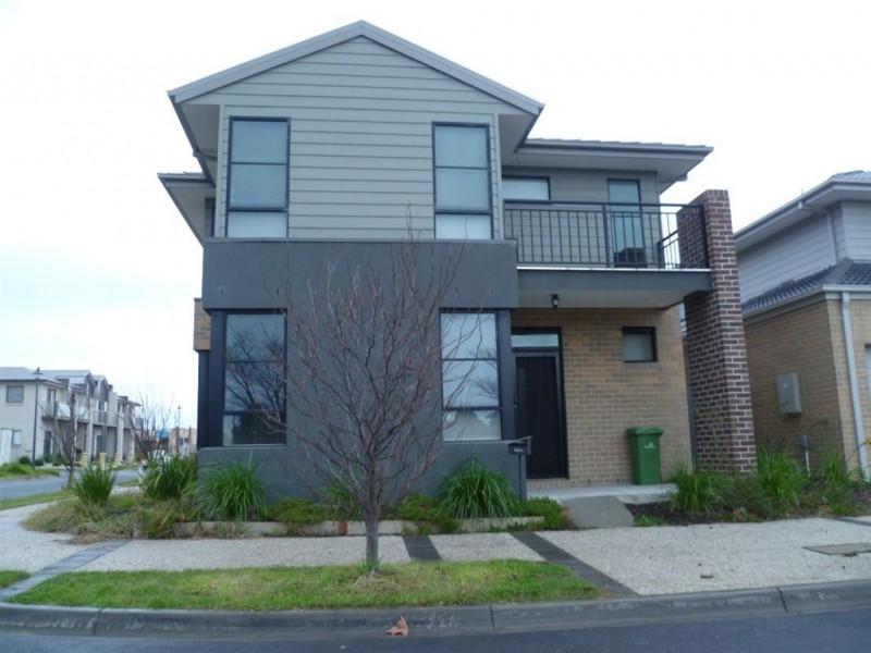 8 Harlesden Circuit, Pakenham VIC 3810