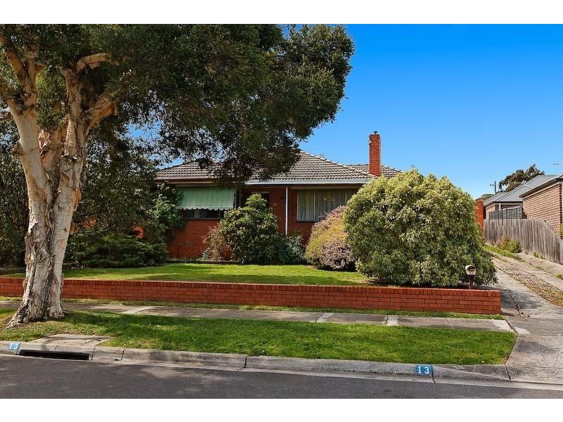 13 Evan Street, Berwick VIC 3806