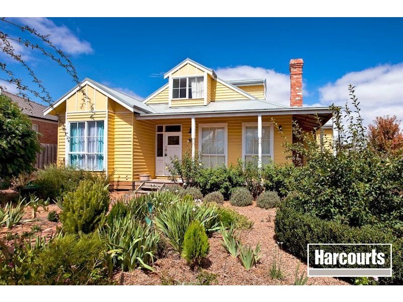 17 Lancaster Way, Beaconsfield VIC 3807