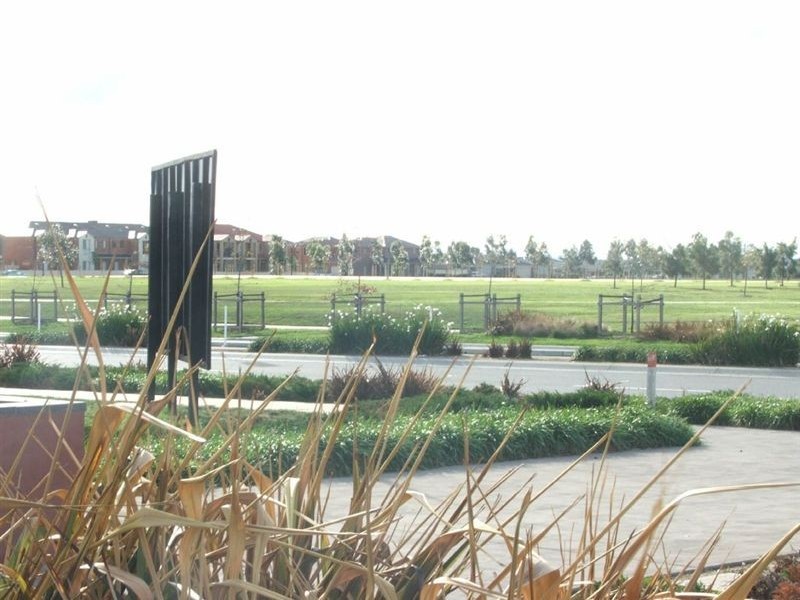 31 Baddeley Circuit, Cranbourne North VIC 3977