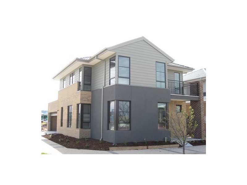 8 Harlsden Cct, Pakenham VIC 3810