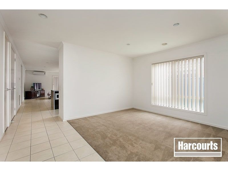 18 Paperbark Drive, Pakenham VIC 3810