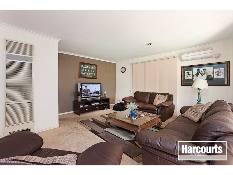 25 St Boswells Avenue, Berwick VIC 3806