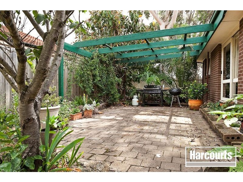 25 St Boswells Avenue, Berwick VIC 3806