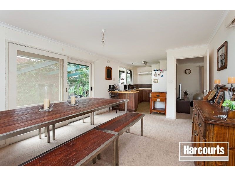 25 St Boswells Avenue, Berwick VIC 3806