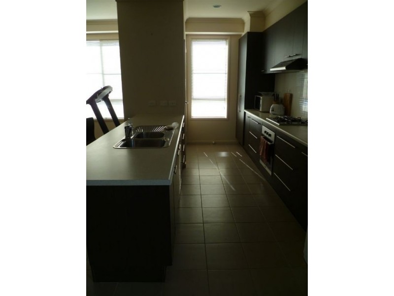 16 Petrel Circuit, Pakenham VIC 3810