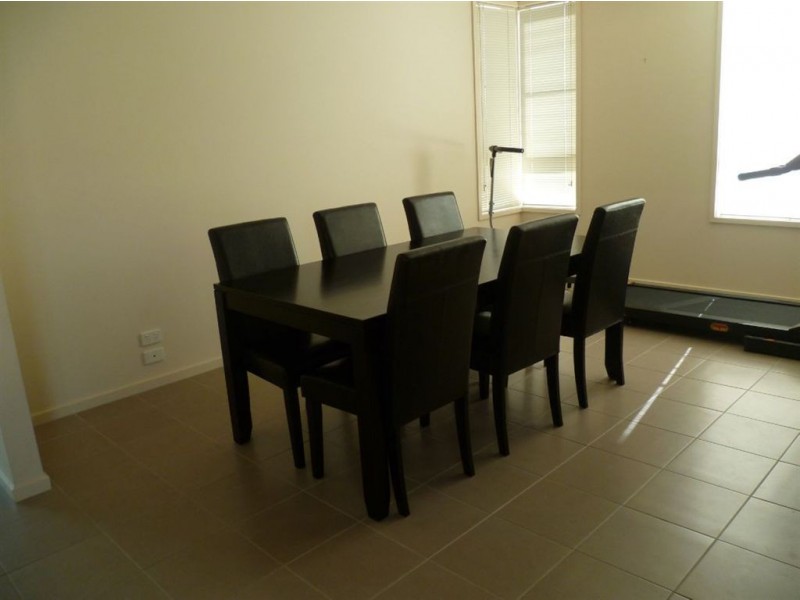 16 Petrel Circuit, Pakenham VIC 3810