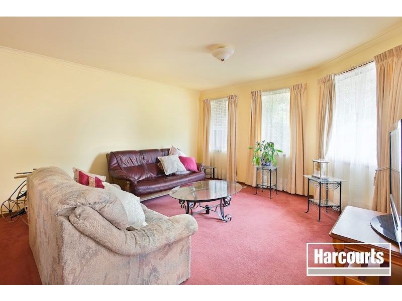 9 Tarrangower Place, Berwick VIC 3806