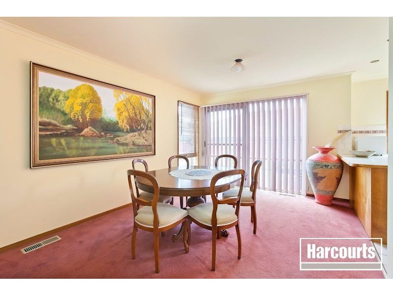 9 Tarrangower Place, Berwick VIC 3806