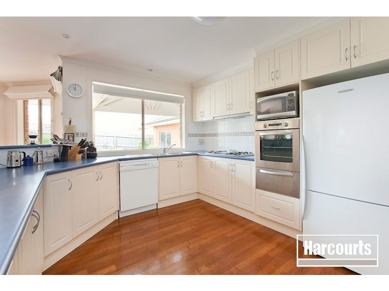 24 Sheldon Drive, Berwick VIC 3806