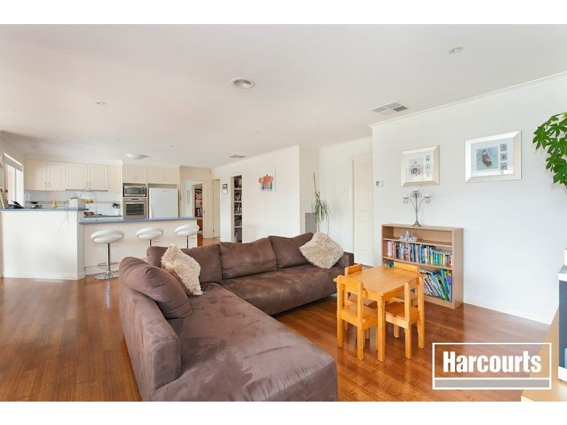 24 Sheldon Drive, Berwick VIC 3806