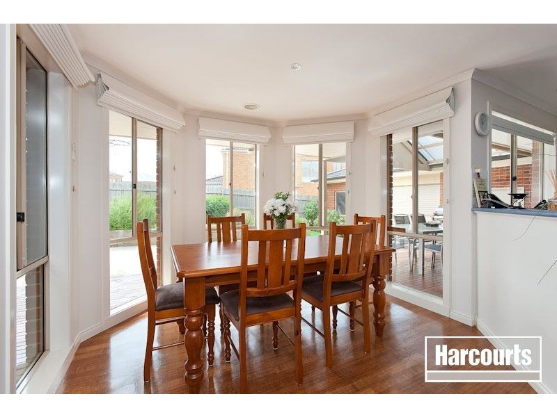 24 Sheldon Drive, Berwick VIC 3806