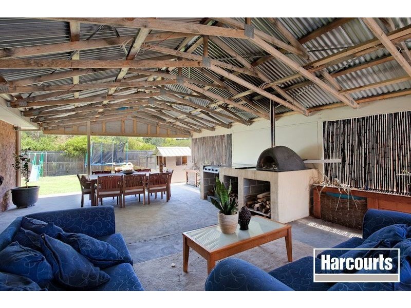 10 Insignia Crescent, Berwick VIC 3806