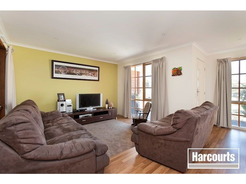 10 Insignia Crescent, Berwick VIC 3806