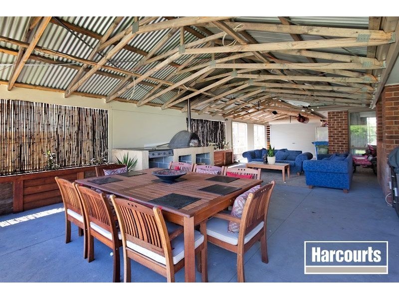 10 Insignia Crescent, Berwick VIC 3806