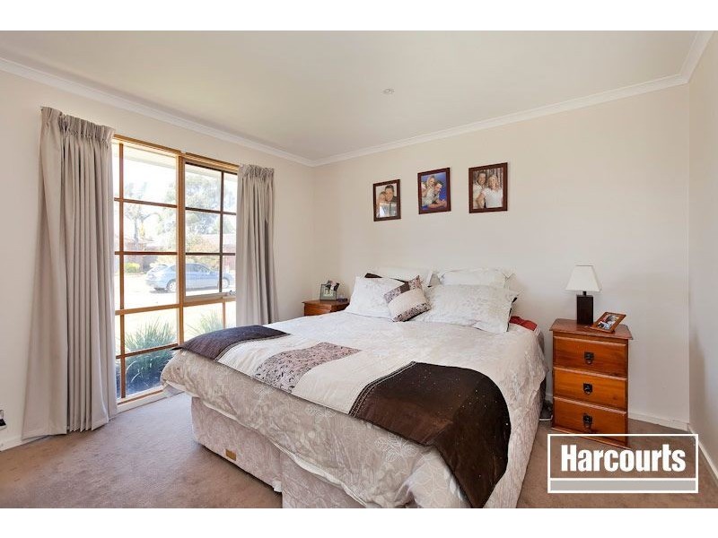 10 Insignia Crescent, Berwick VIC 3806