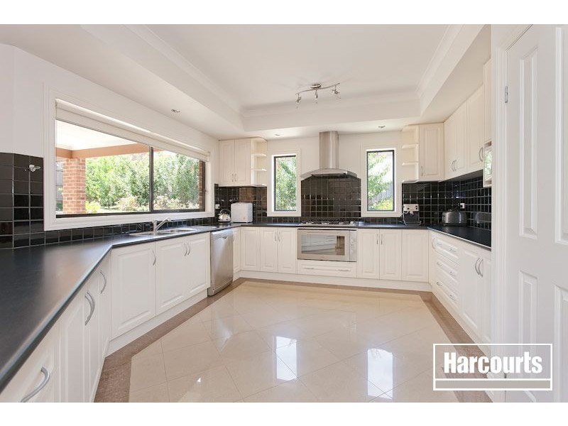 12 Jembecca Drive, Berwick VIC 3806