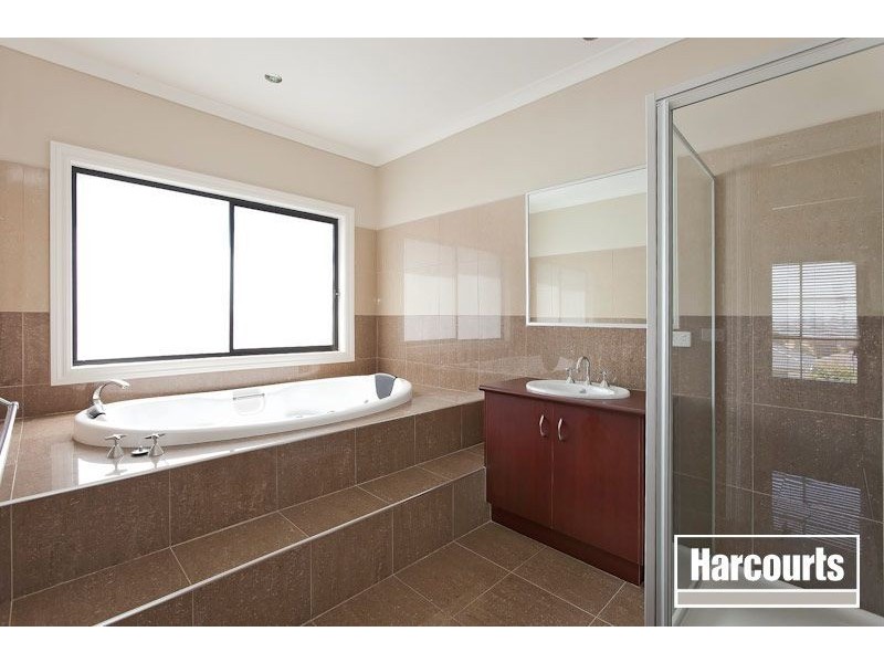 12 Jembecca Drive, Berwick VIC 3806