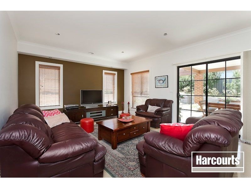 12 Jembecca Drive, Berwick VIC 3806