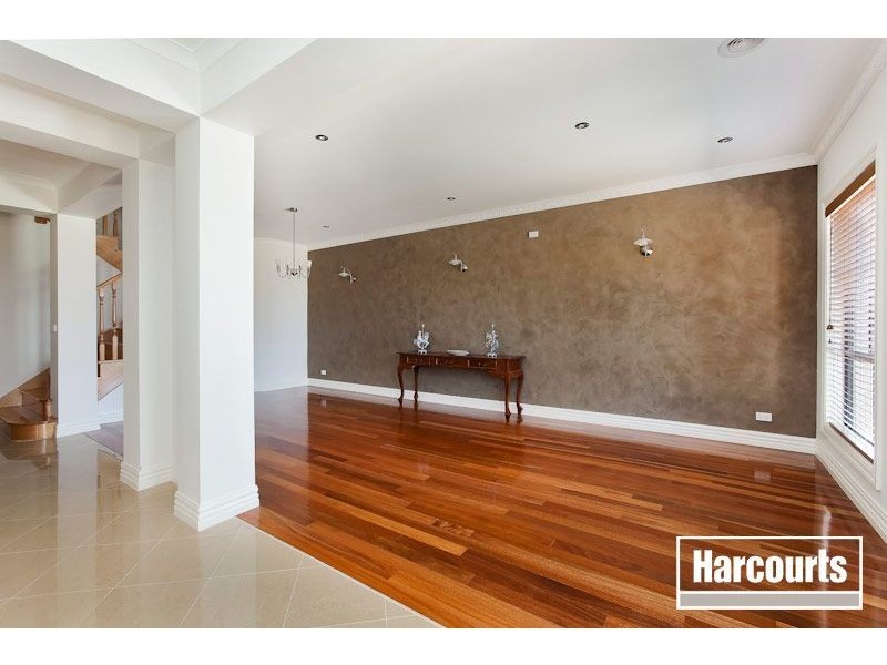 12 Jembecca Drive, Berwick VIC 3806