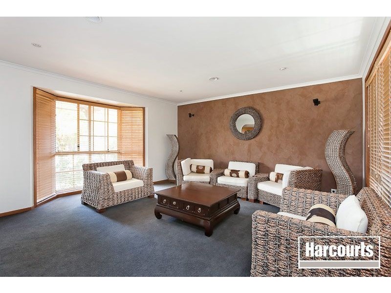 8 Lodge Crescent, Berwick VIC 3806