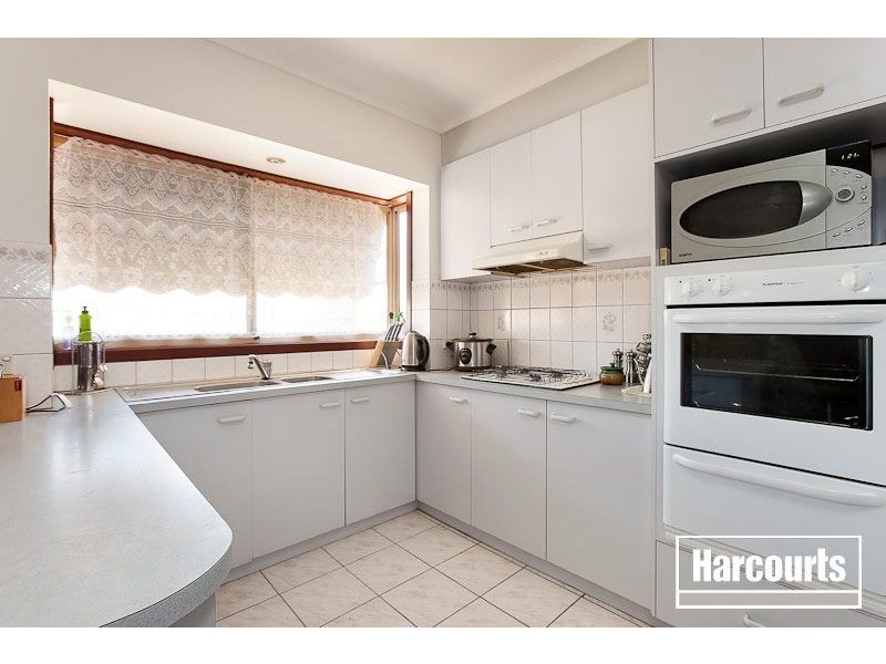 8 Lodge Crescent, Berwick VIC 3806